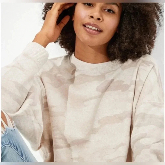 Altar'd State Tops - Altar’d State Camo Crewneck Sweatshirt Sweater Size Extra Small